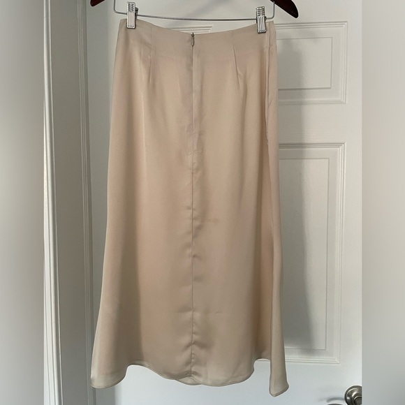 Slip style midi skirt - Picture 2 of 7